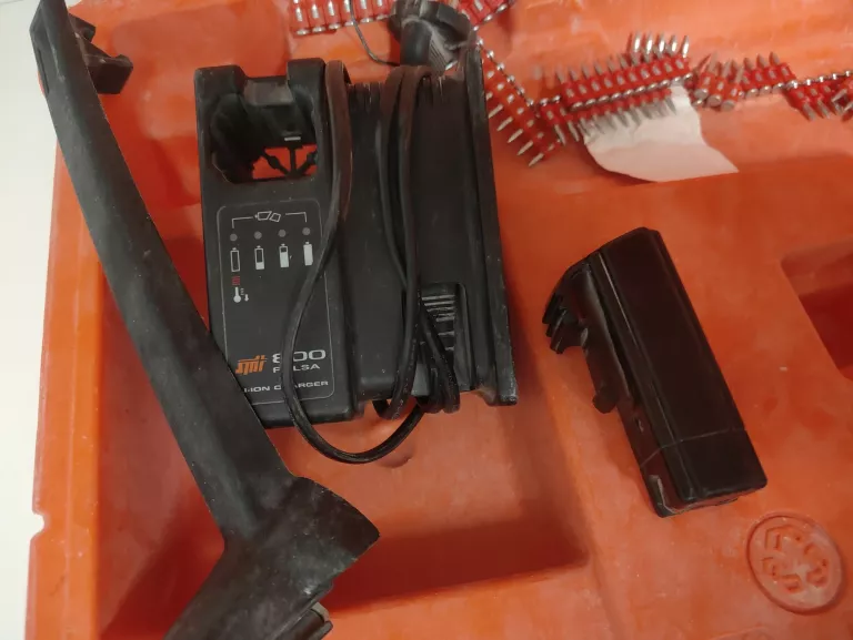 SPIT PULSA 800E OSADZAK GAZOWY GWOŻDZIARKA WALIZKA