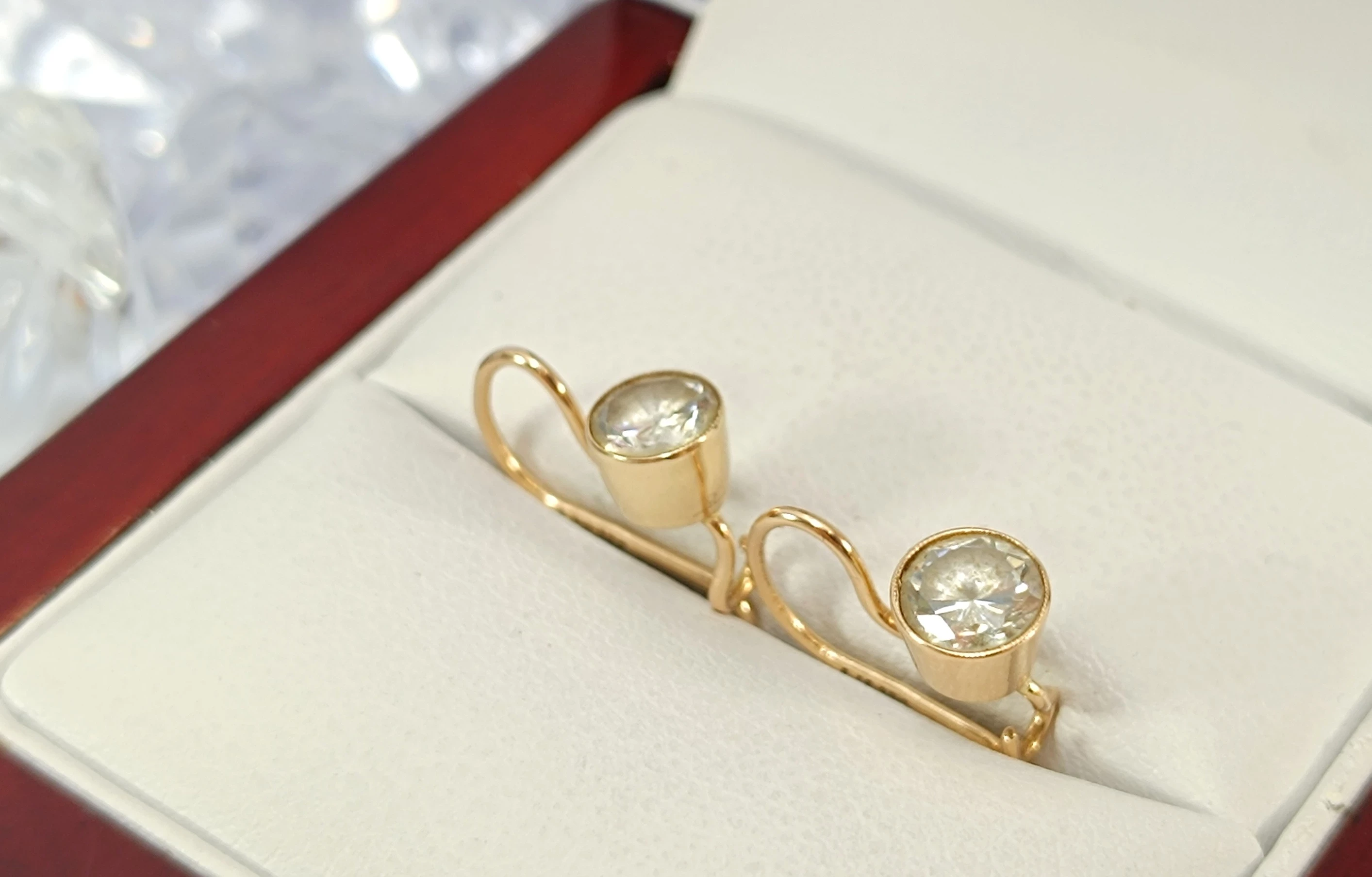 delikatne-zlote-kolczyki-bigiel-zamkniety-z-cyrkonia-585-136g-marka-226434-1704211