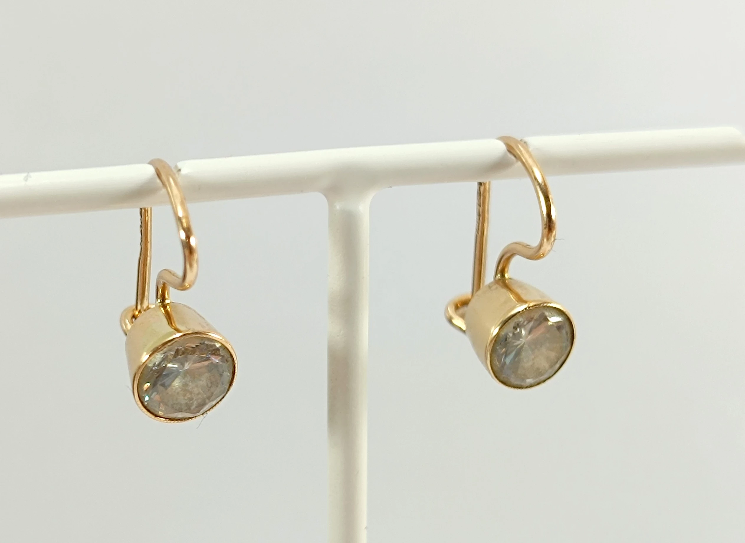 delikatne-zlote-kolczyki-bigiel-zamkniety-z-cyrkonia-585-136g-gorna-wilda-100-poznan-ska-x