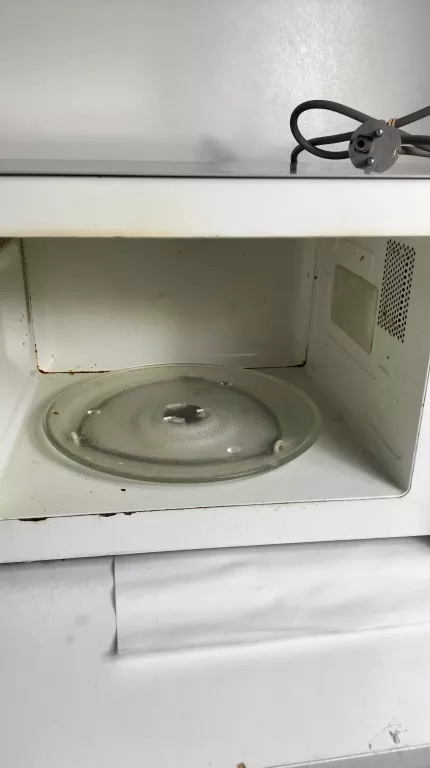 KUCHENKA MIKROFALOWA Z GRILLEM SAMSUNG