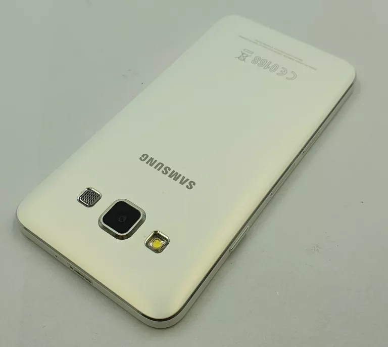 samsung-galaxy-a3-kolor-bialy