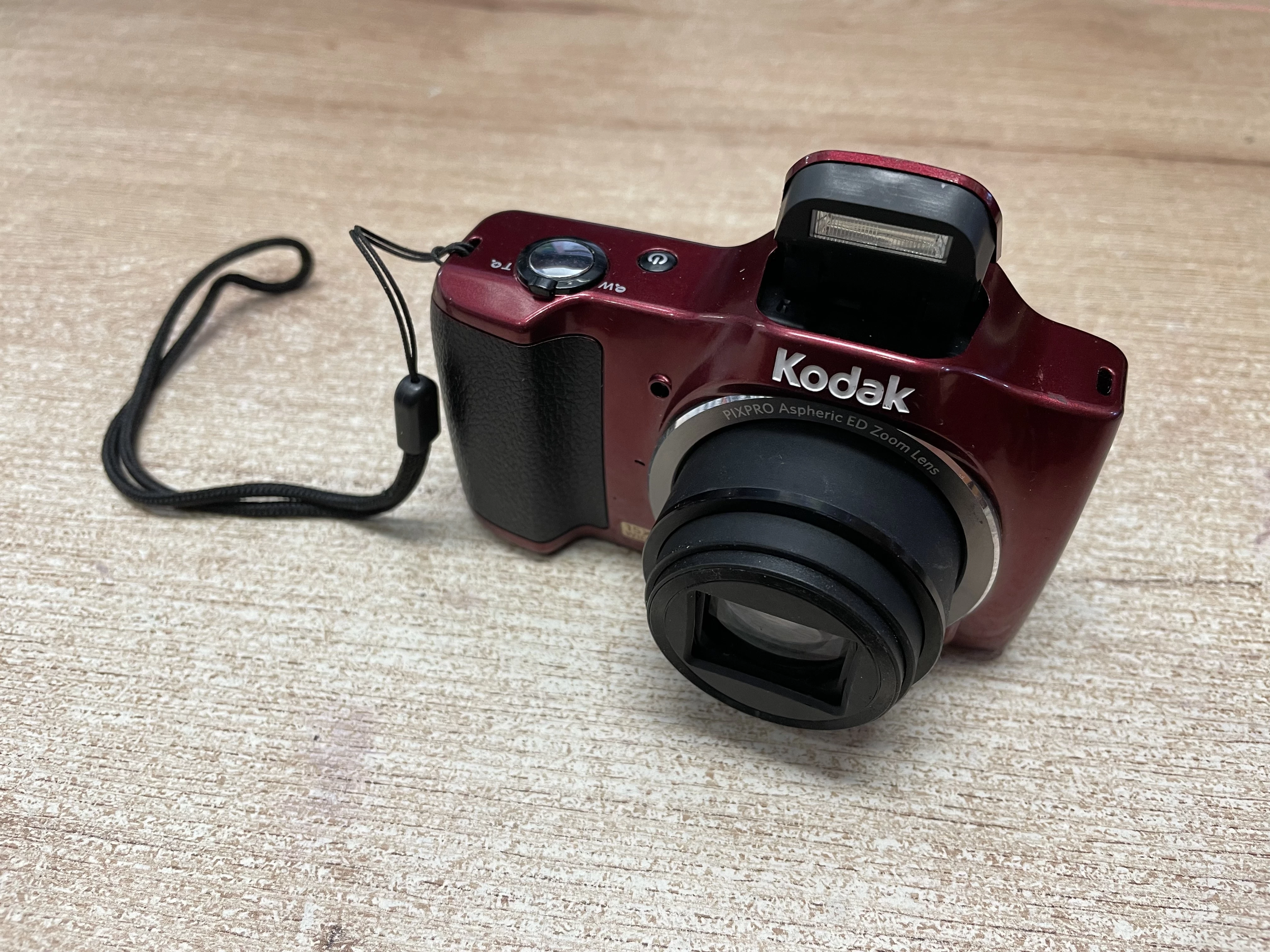 aparat-kodak-pixpro-fz152-karta-sd-4gb-stan-uzywany