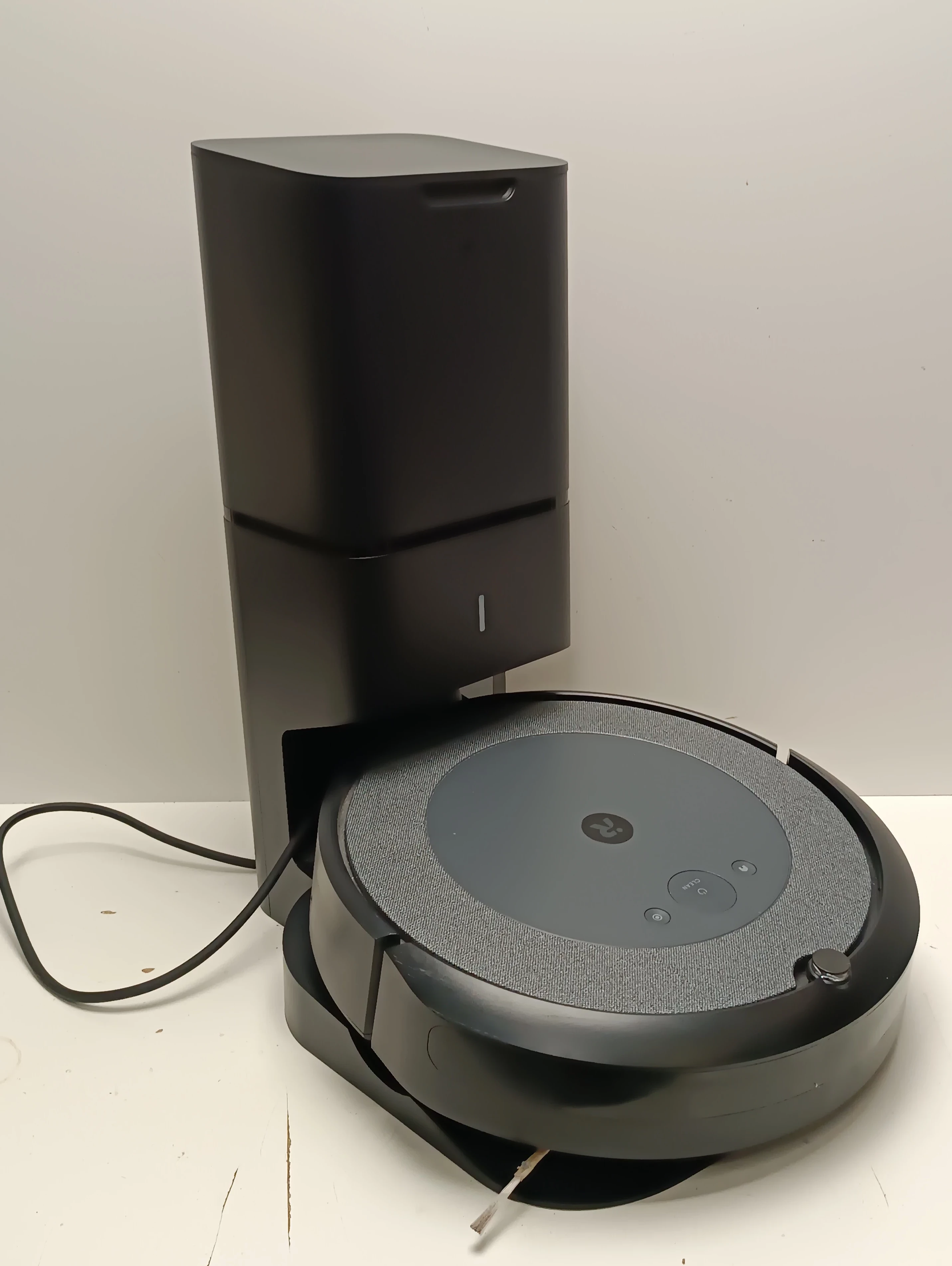 robot-odkurzajacy-irobot-roomba-i3-osiedle-teatralne-3u15-krakow