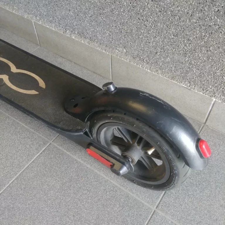 HULAJNOGA ELEKTRYCZNA FIAT 500 F500-F85