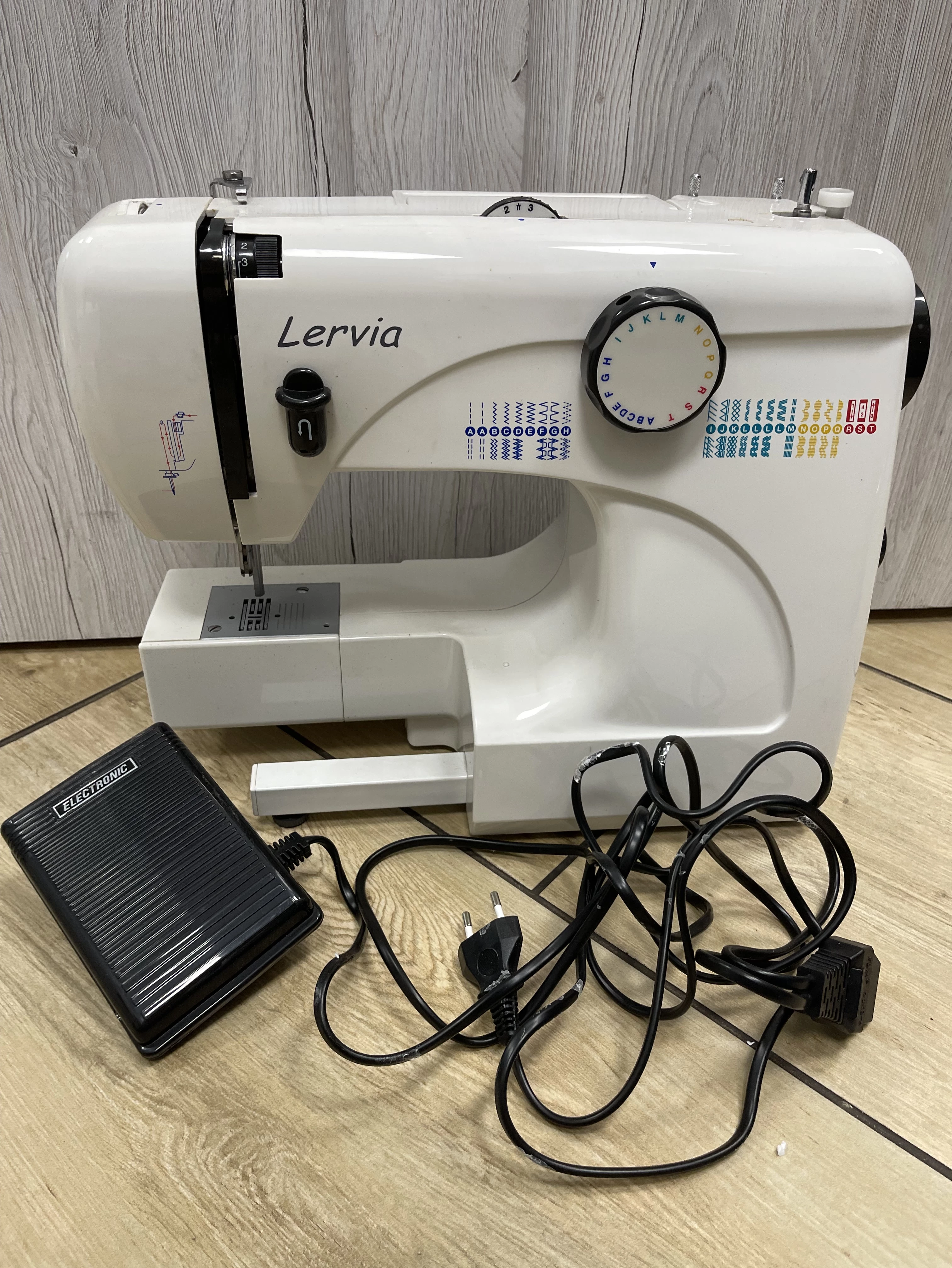 maszyna-do-szycia-lervia-armii-krajowej-26-walbrzych-sj