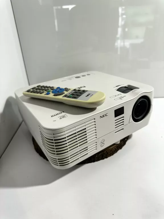 PROJEKTOR NEC VE281