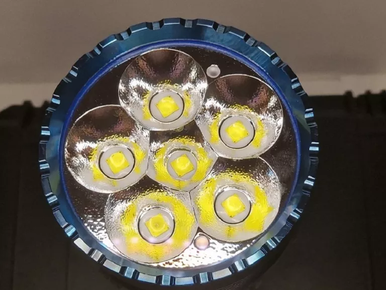 LATARKA AKUMULATOROWA EDC OLIGHT X9R MARAUDER