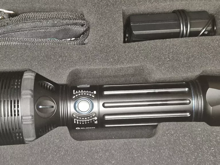 LATARKA AKUMULATOROWA EDC OLIGHT X9R MARAUDER