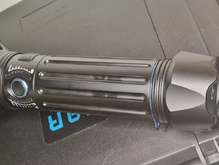 LATARKA AKUMULATOROWA EDC OLIGHT X9R MARAUDER
