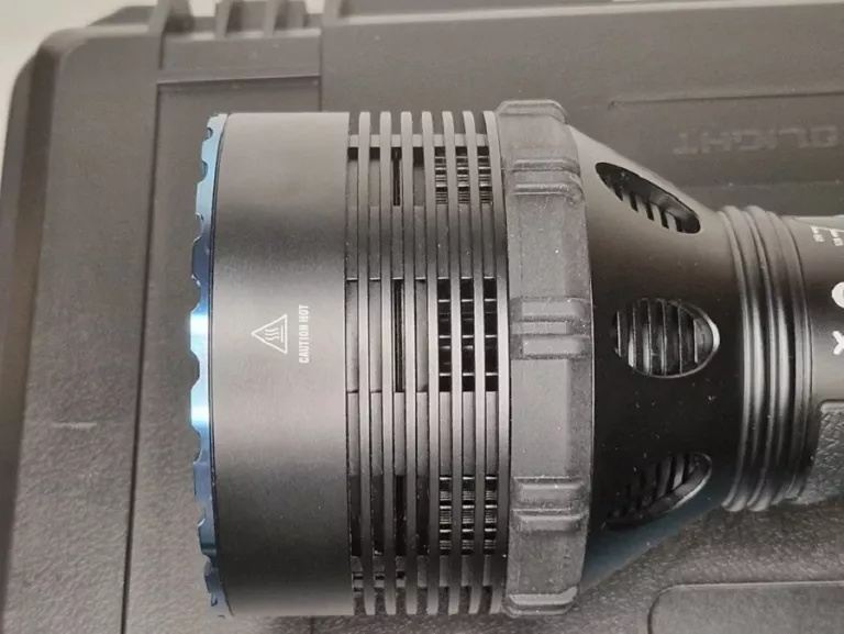 LATARKA AKUMULATOROWA EDC OLIGHT X9R MARAUDER