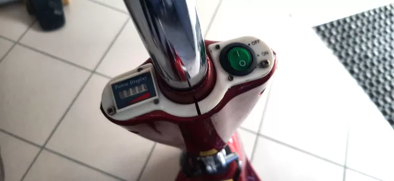 HULAJNOGA ELEKTRYCZNA Z SIODEŁKIEM E SCOOTER