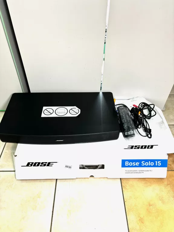 SOUNDBAR BOSE SOLO 15 TV SOUND SYSTEM BLK 203V / KOMPLET