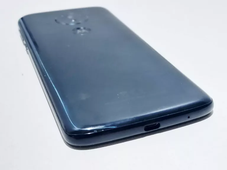 TELEFON MOTOROLA MOTO G6 PLAY 3 GB / 32 GB OPIS!!!