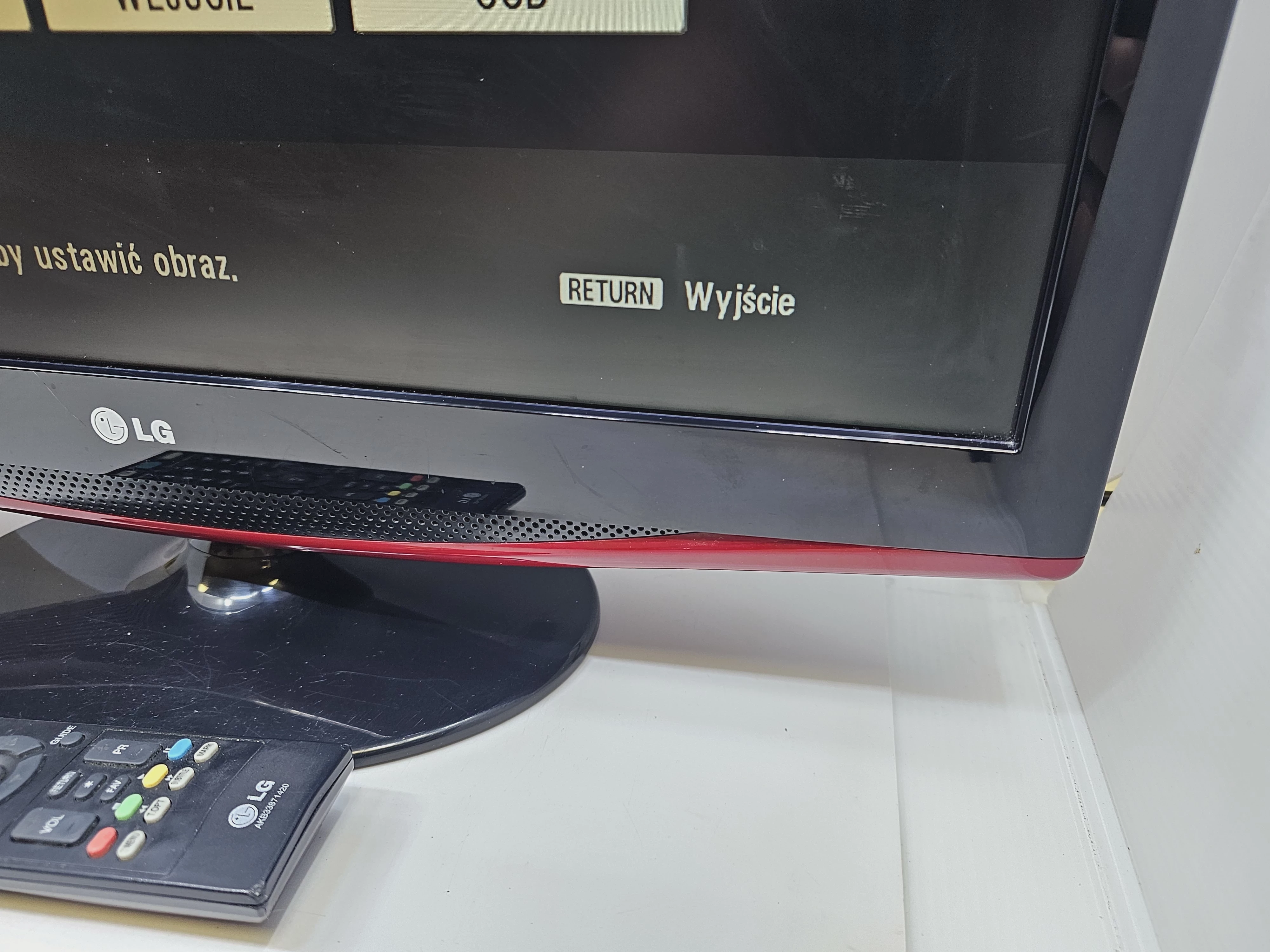 monitor-z-tunerem-tv-lg-m237wdp-pc-przekatna-ekranu-cale-2300