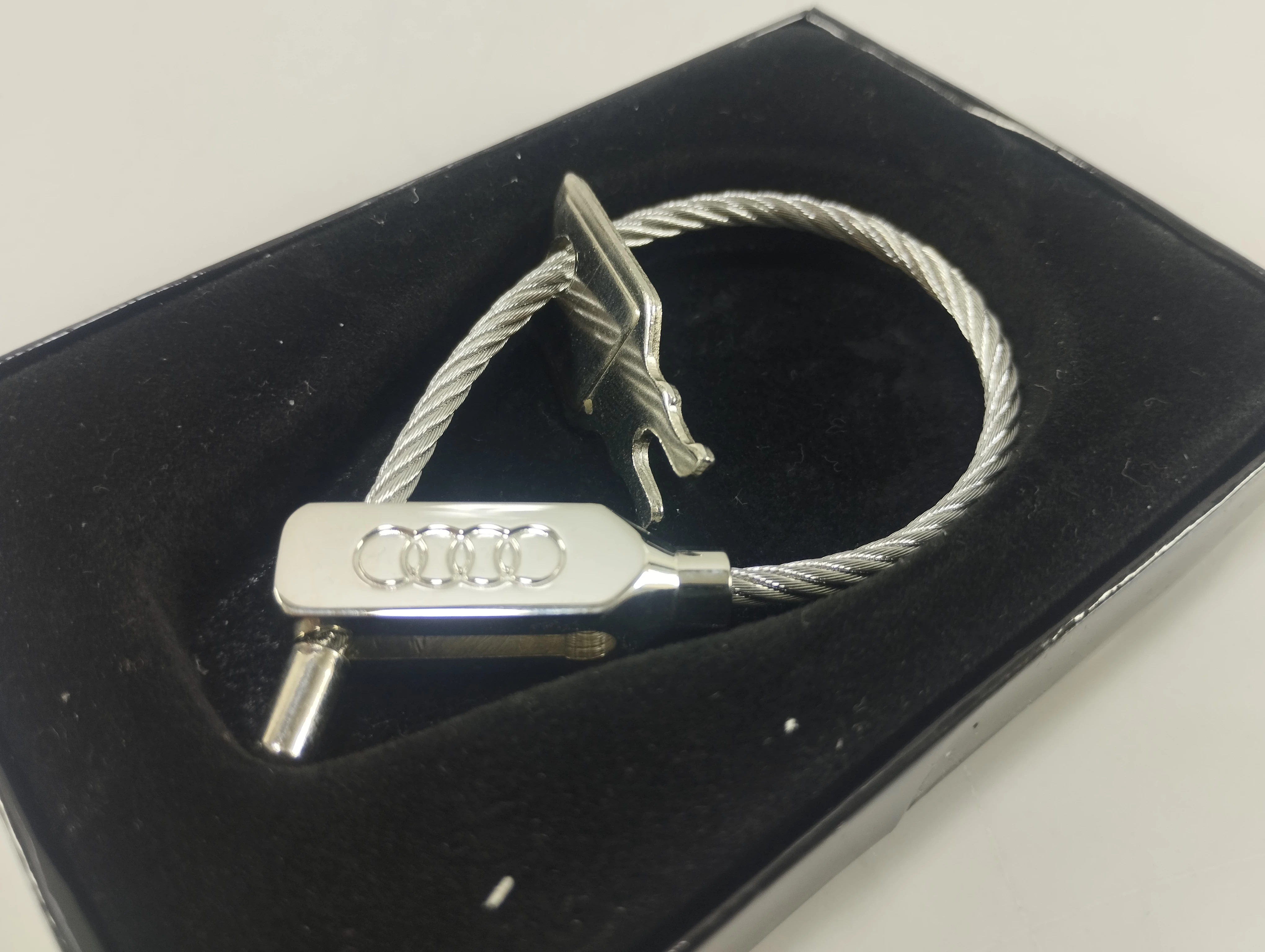 brelok-audi-stan-uzywany