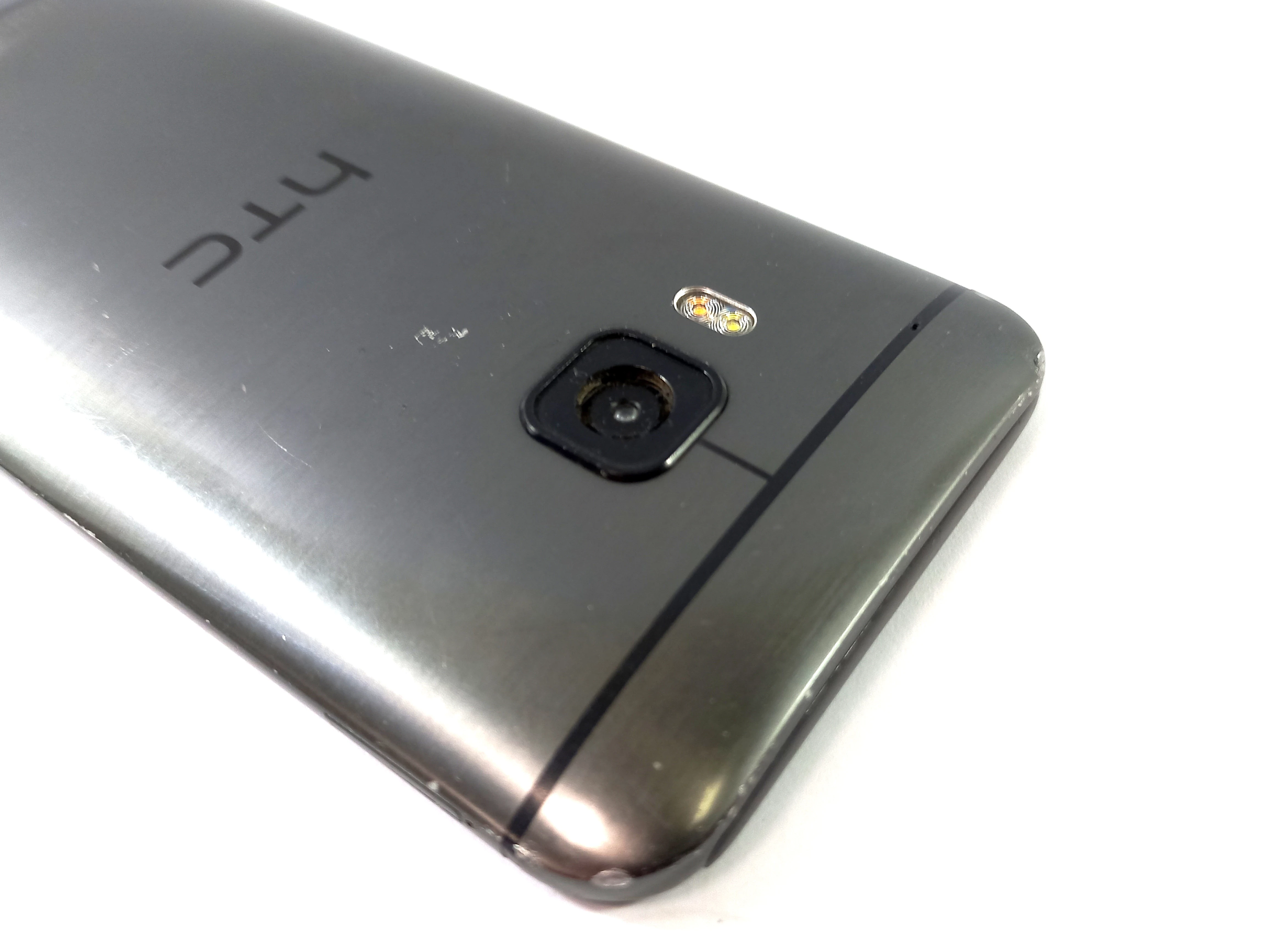 smartfon-htc-one-m9-2-gb-16-gb-4g-lte-srebrny-ean-gtin-9787637196177