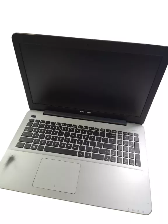 LAPTOP LAPTOP ASUS R556Q 8GB/500GB