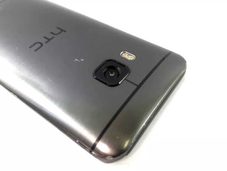 SMARTFON HTC ONE M9 2 GB / 16 GB 4G (LTE) SREBRNY
