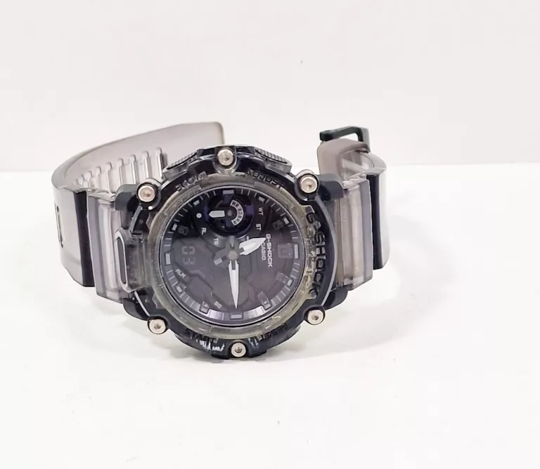 CASIO G-SHOCK GA-2200SKL-8AER 200M CZARNY