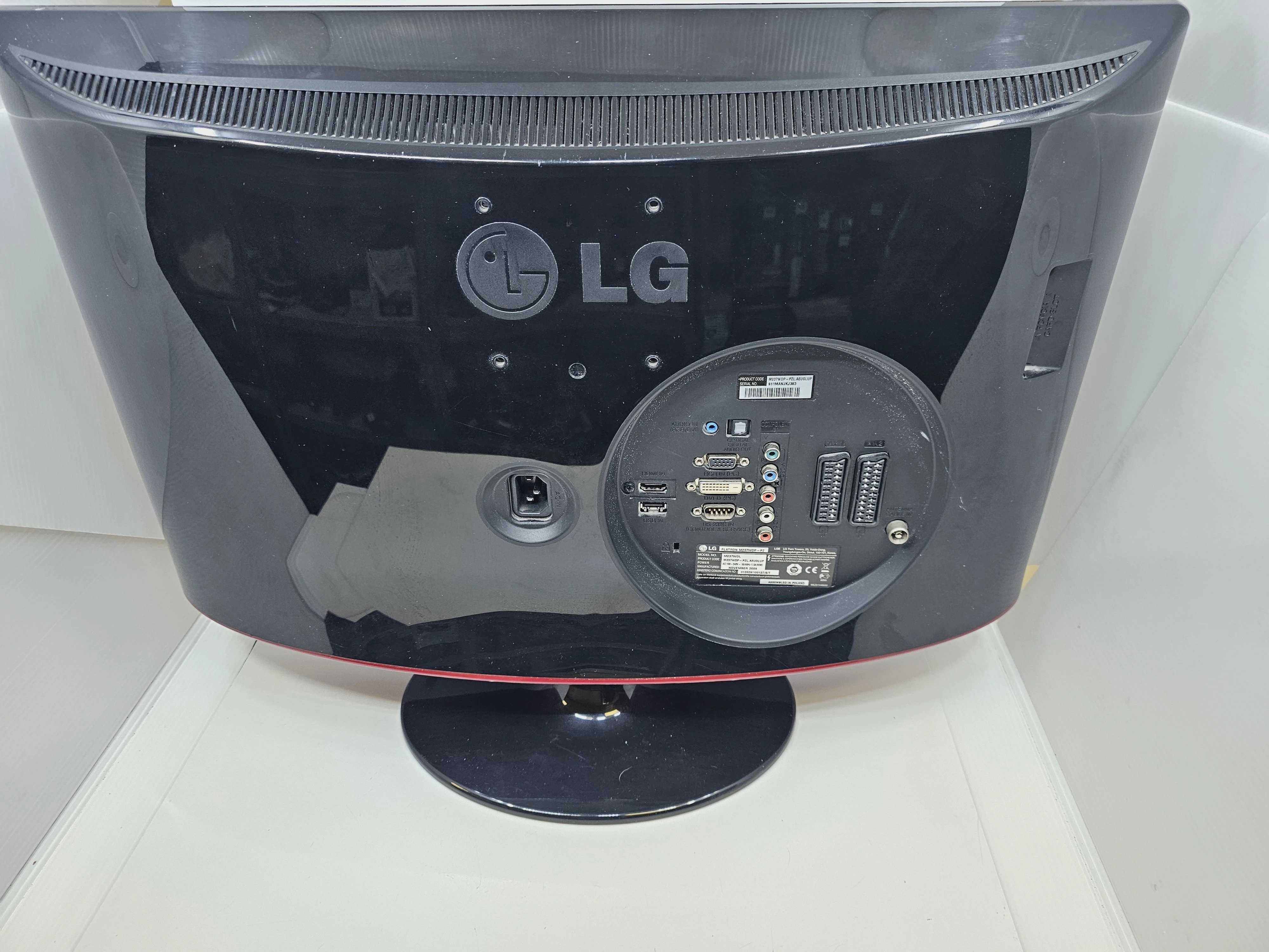 monitor-z-tunerem-tv-lg-m237wdp-pc-typ-matrycy-brak-informacji