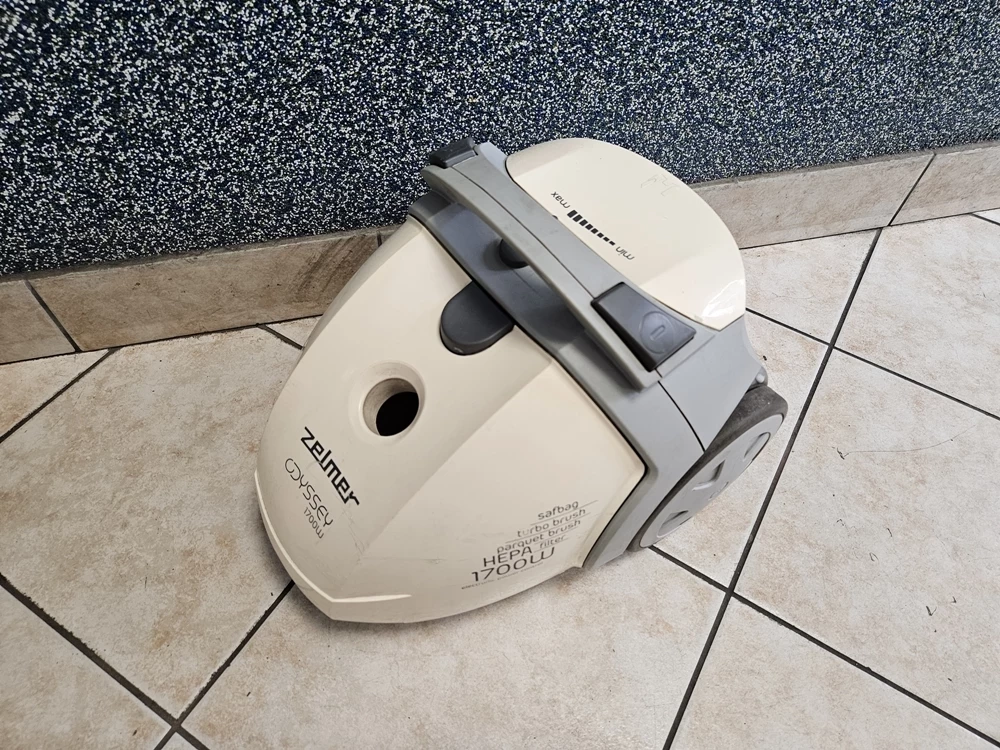 odkurzacz-zelmer-odyssey-zvc305st-pudelko-stan-uzywany