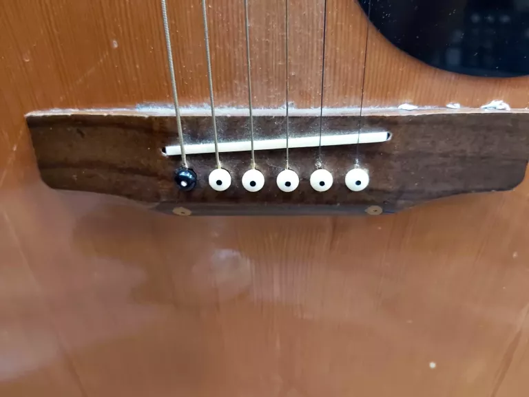 GITARA MARITA AG-75 USZKODZONA TRZESZCZY