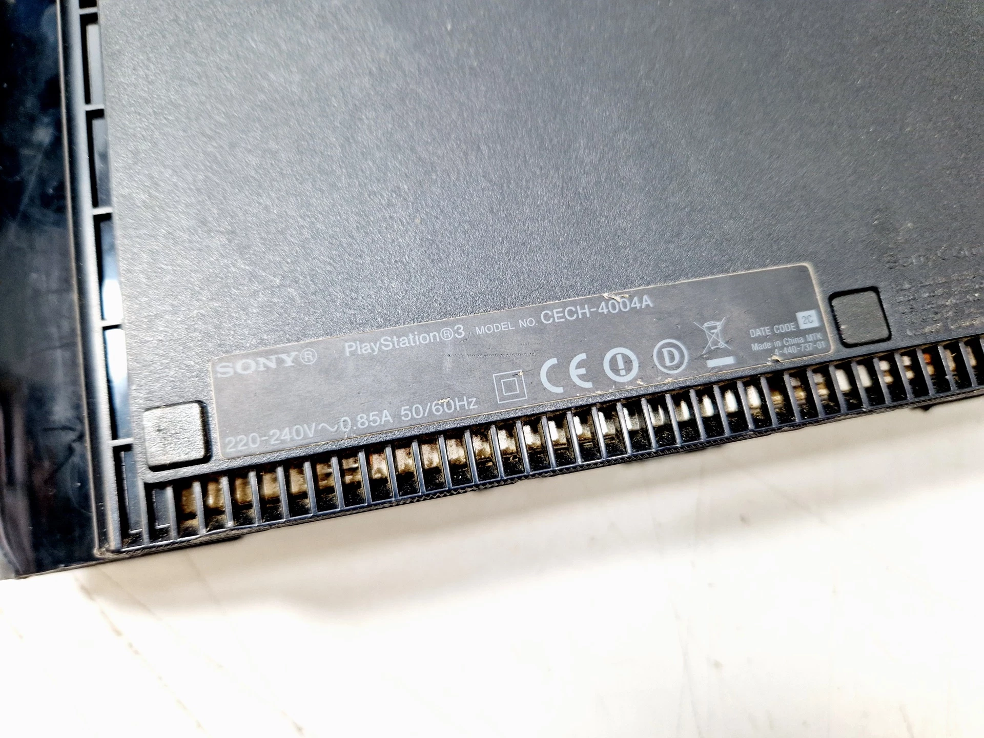 konsola-sony-playstation-3-super-slim-160gb-pad-cech-4004a-opis-stan-uzywany