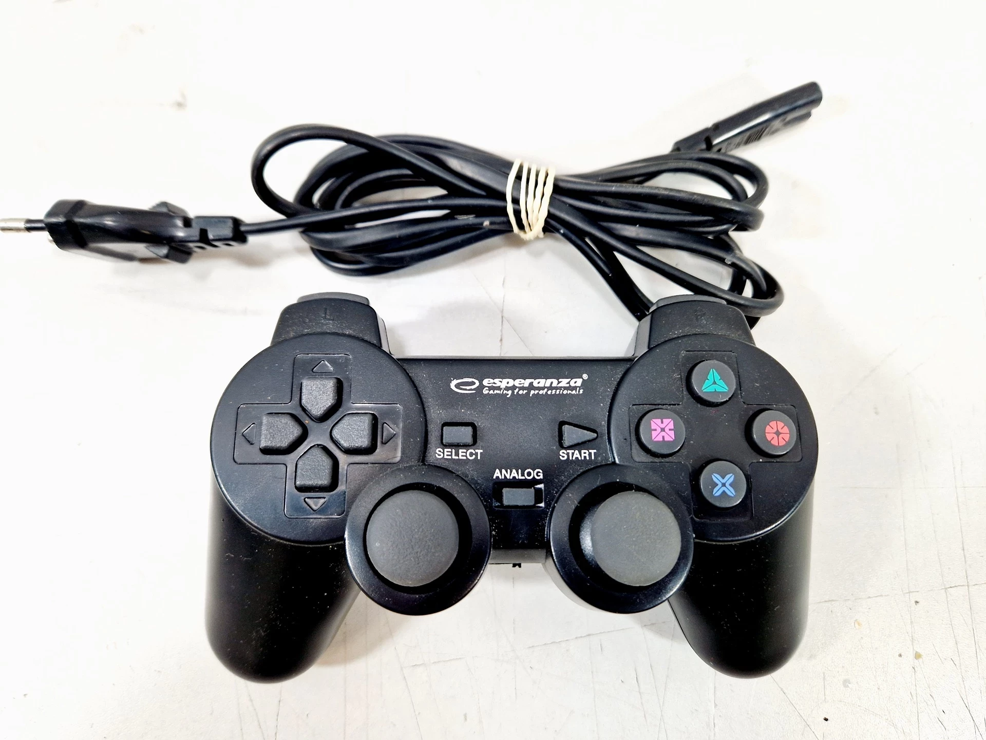 konsola-sony-playstation-3-super-slim-160gb-pad-cech-4004a-opis-kolor-czarny