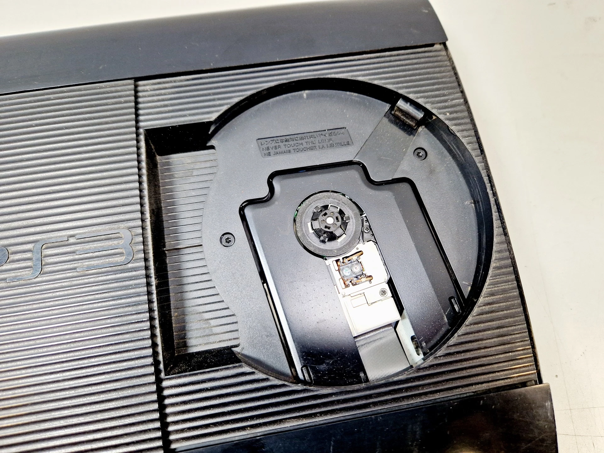 konsola-sony-playstation-3-super-slim-160gb-pad-cech-4004a-opis-product-id-d8433d6c-f0a6-4f40-b8df-c985006fb4f4