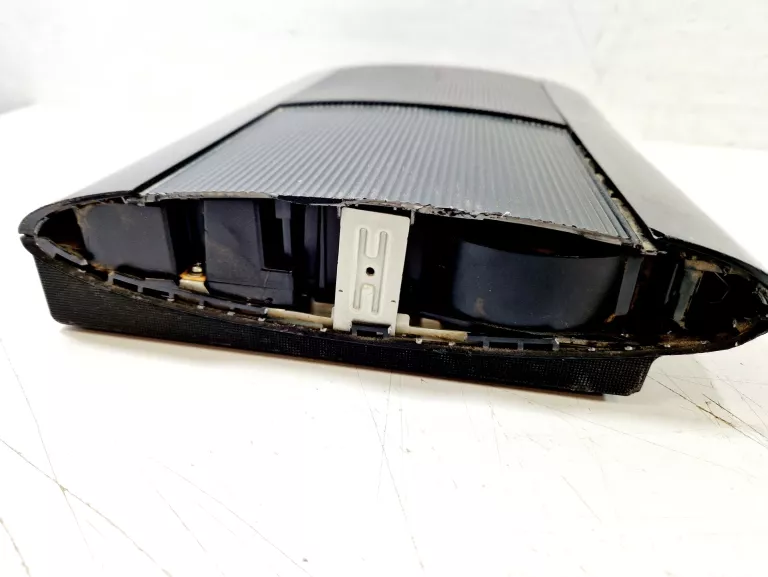 konsola-sony-playstation-3-super-slim-160gb-pad-cech-4004a-opis-liczba-kontrolerow-w-zestawie-1