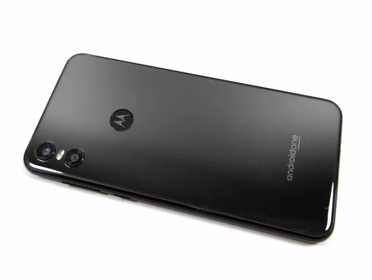 TELEFON MOTOROLA ONE XT1941-4 4/64GB
