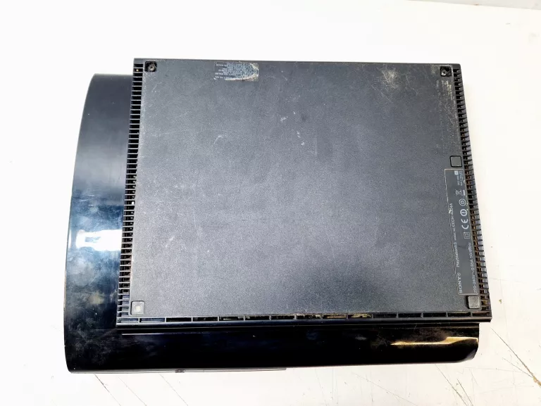 konsola-sony-playstation-3-super-slim-160gb-pad-cech-4004a-opis-dysk-wbudowana-pamiec-120-gb
