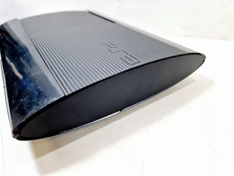 konsola-sony-playstation-3-super-slim-160gb-pad-cech-4004a-opis-gry-w-zestawie-nie