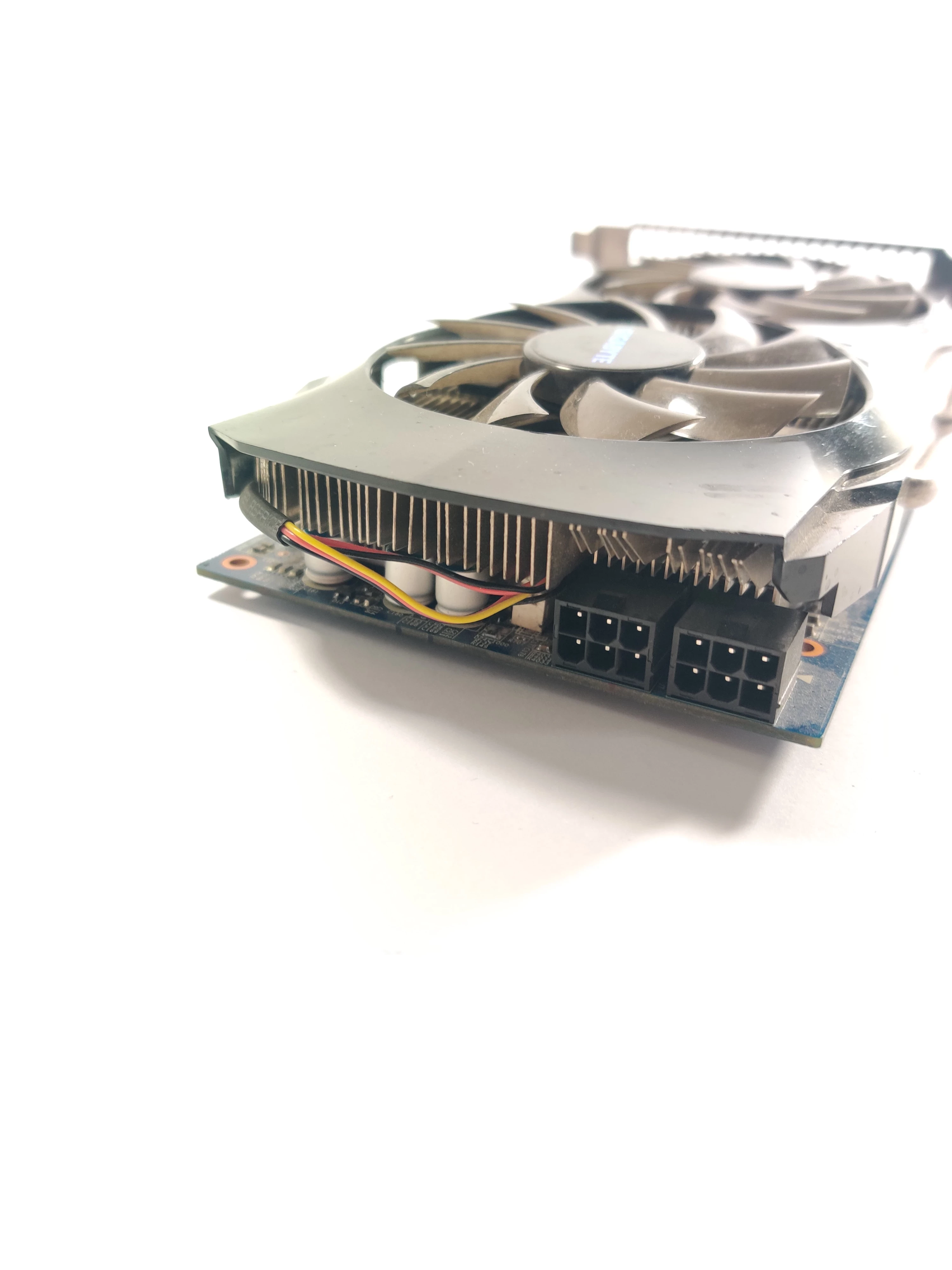 karta-graficzna-gigabyte-geforce-gtx-460-se-1-gb-kod-producenta-gv-n460se-1gi