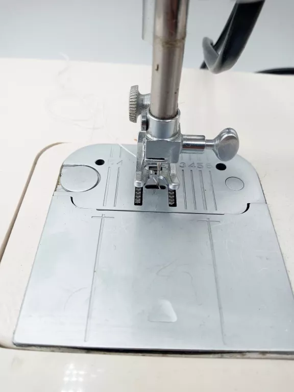 maszyna-do-szycia-lucznik-834-zabytkowa-at-okazja-at-stan-uzywany