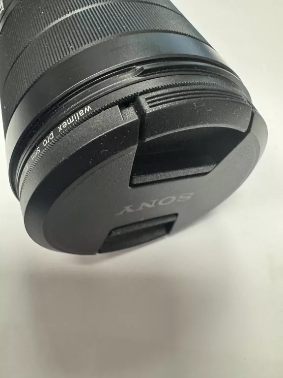 OBIEKTYW SONY ZEISS FE 4/24-70MM USZKODZONY