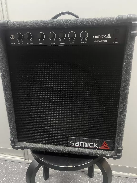 WZMACNIACZ GITAROWY SAMICK SM-25R / PIECYK GITAROWY