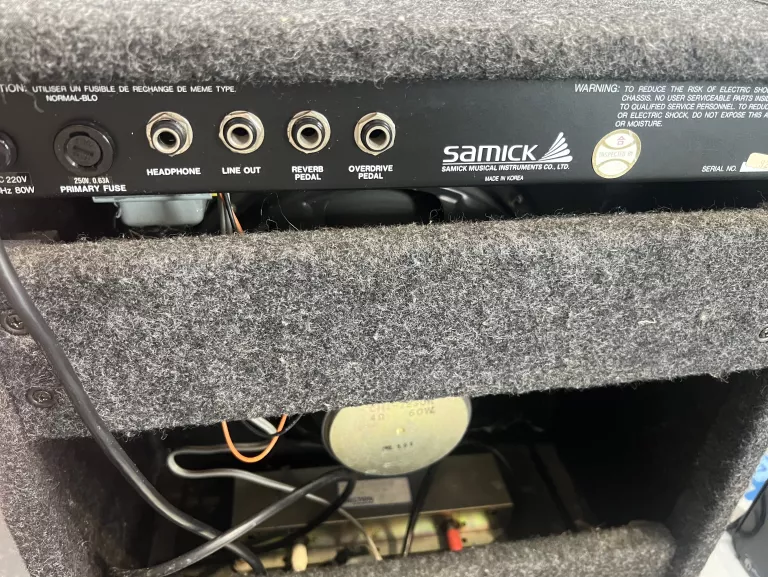 WZMACNIACZ GITAROWY SAMICK SM-25R / PIECYK GITAROWY