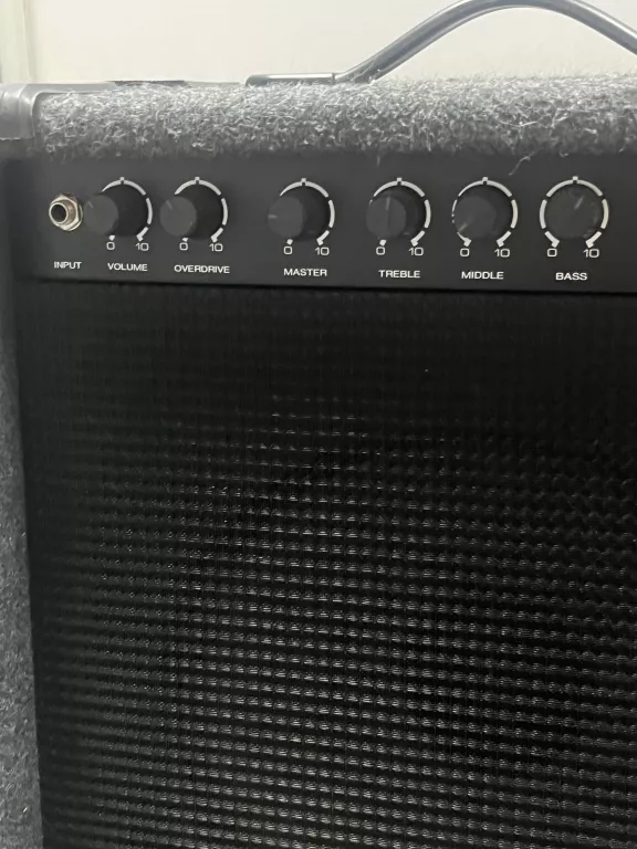 WZMACNIACZ GITAROWY SAMICK SM-25R / PIECYK GITAROWY