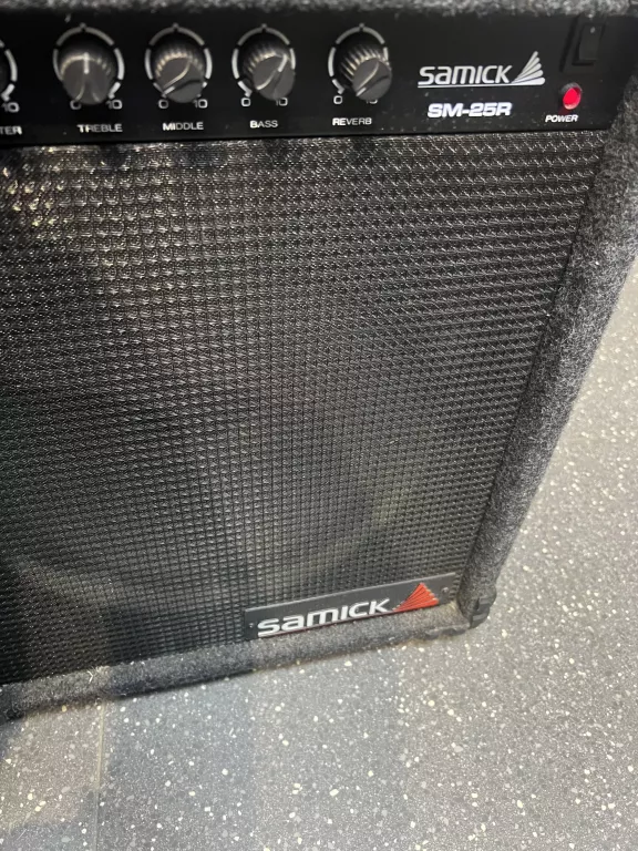 WZMACNIACZ GITAROWY SAMICK SM-25R / PIECYK GITAROWY