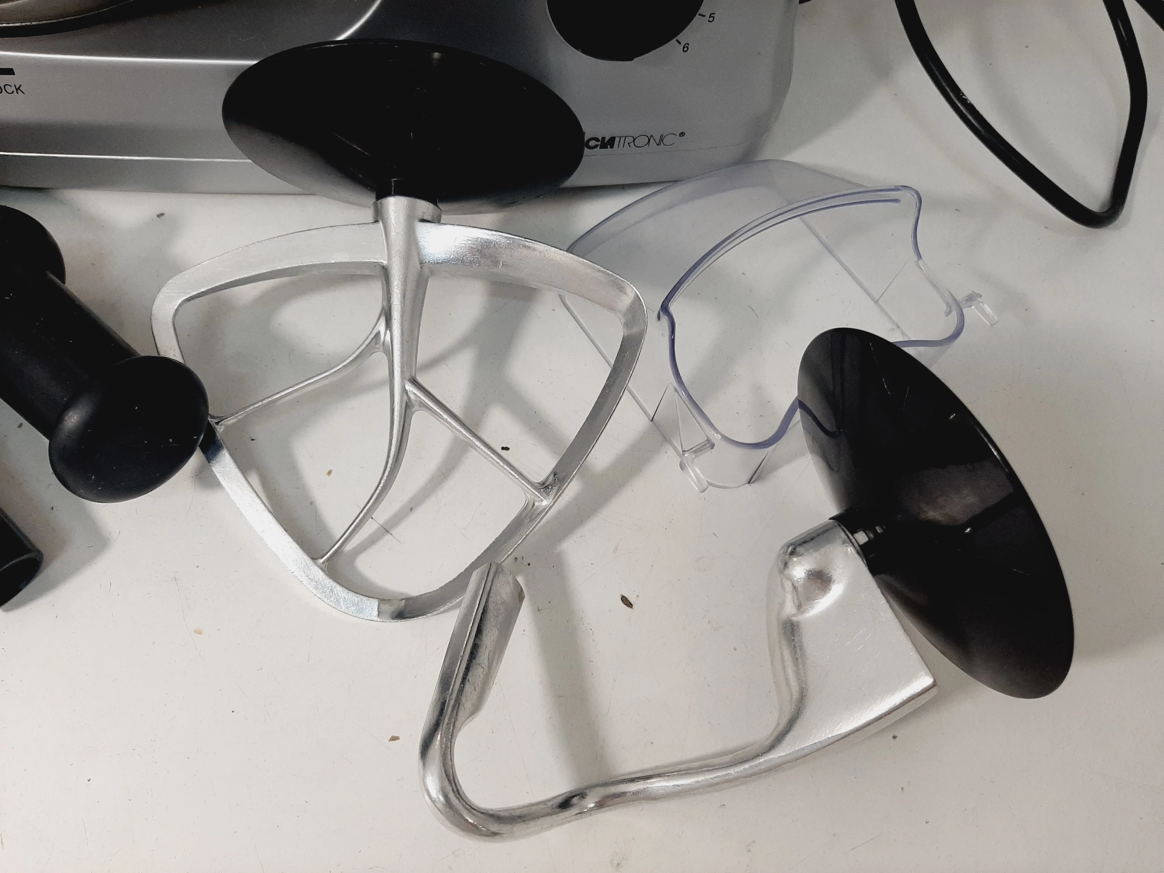 robot-kuchenny-4w1-1000w-clatronic-km-3350-ean-gtin-4006160637397