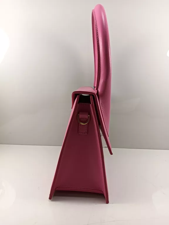 torebka-damska-le-grand-chiquito-jacquemus-neon-pink-material-dominujacy-inny