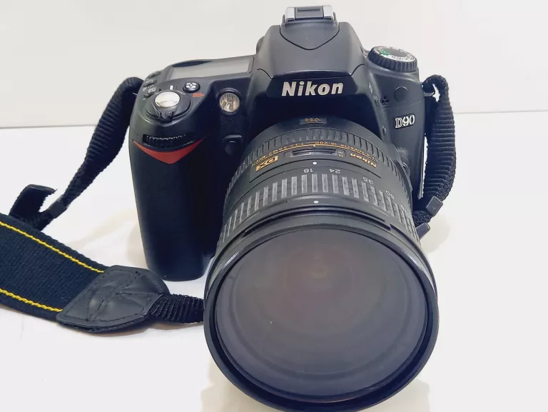 APARAT NIKON D90 + OBIEKTYW NIKON F 18-200MM F/3.5-5.6 G IF-ED AF-S VRII D