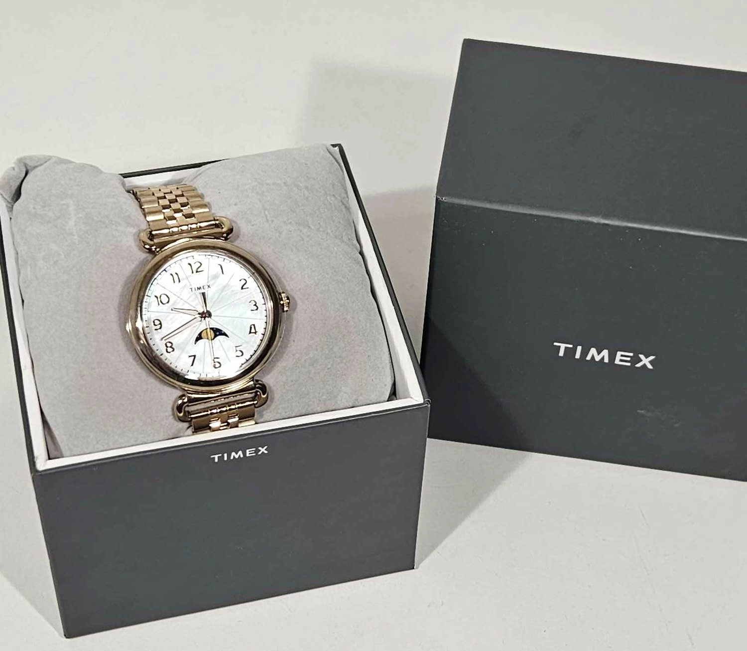 timex-tw2t89400-z-pudelkiem-struga-29-radom