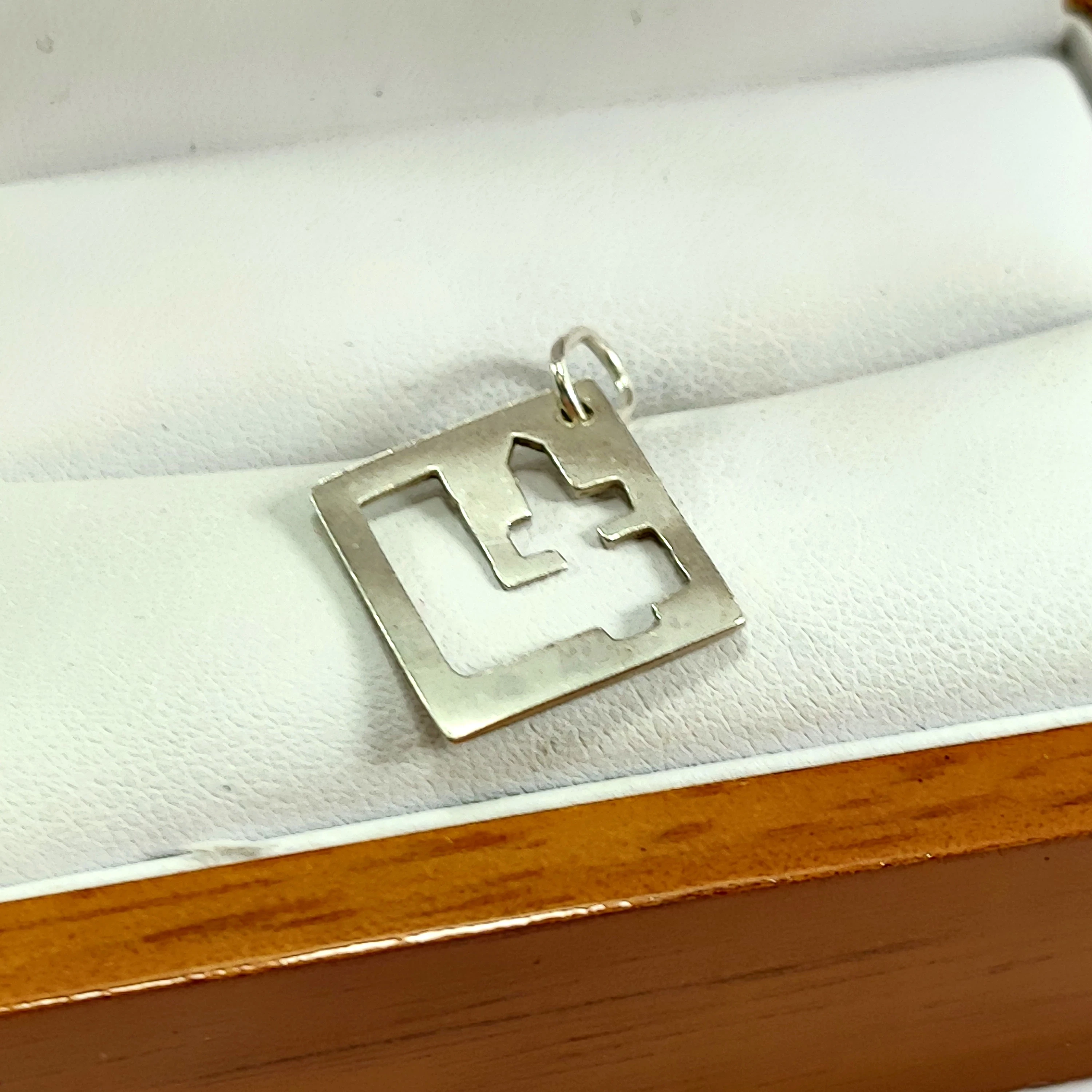 srebrna-zawieszka-925-125-g-stan-uzywany