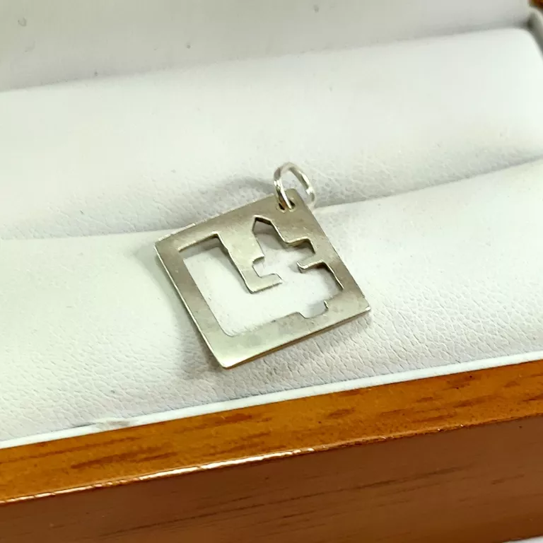 srebrna-zawieszka-925-125-g-stan-uzywany