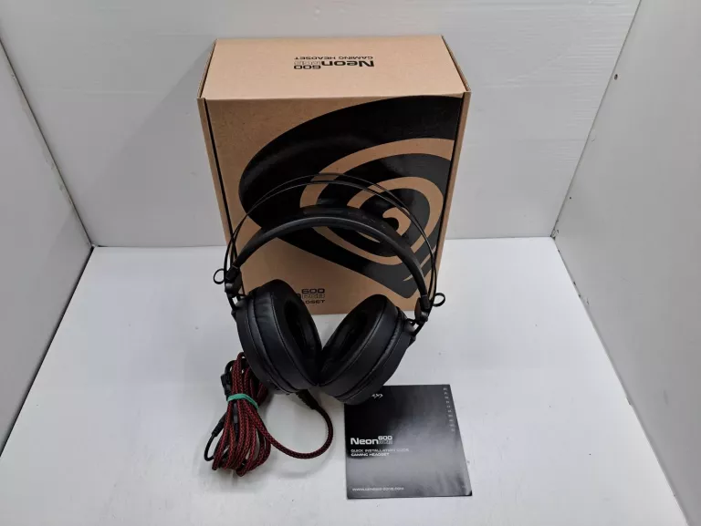 SŁUCHAWKI WOKÓŁUSZNE GENESIS NEON 600 RGB