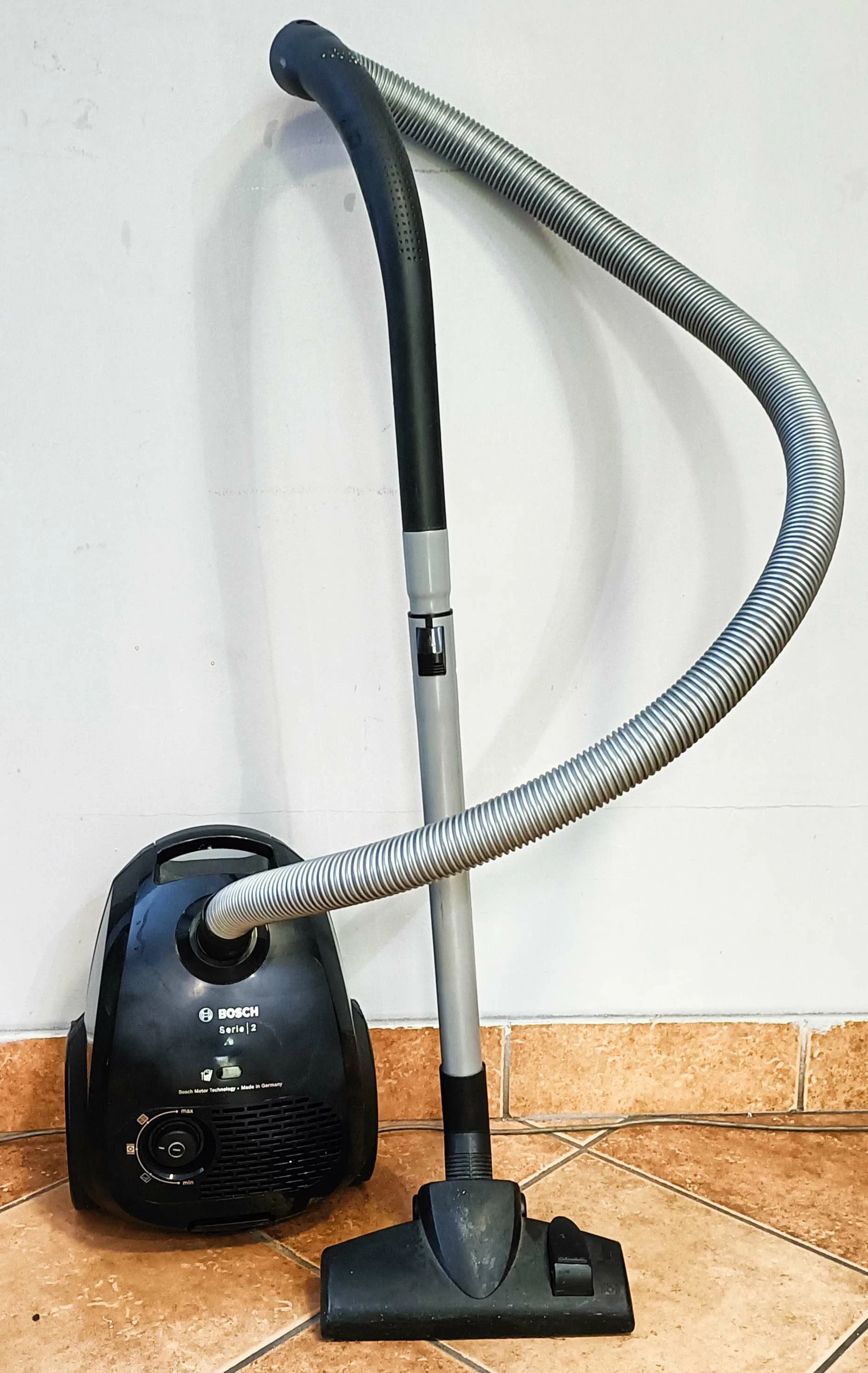 odkurzacz-workowy-bosch-bgb2x11104-rynek-38-paczkow-adben