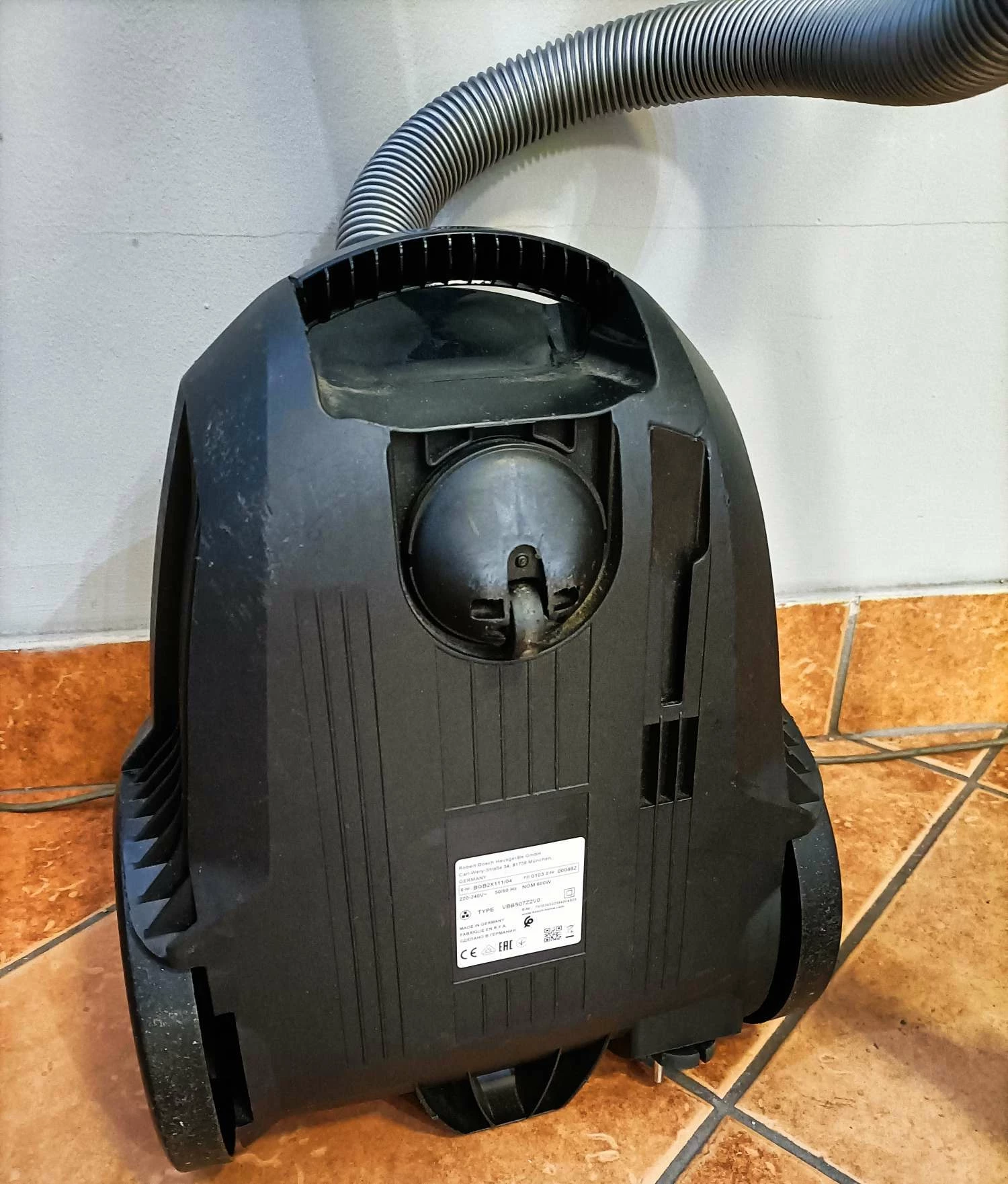 odkurzacz-workowy-bosch-bgb2x11104-moc-600