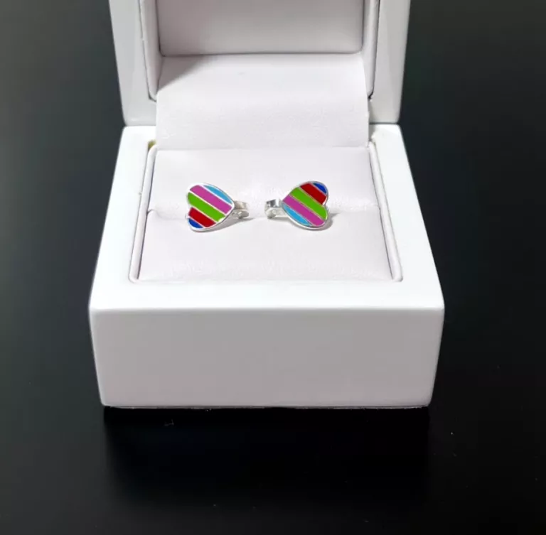 ŚLICZNE SREBRNE KOLCZYKI SERDUSZKA 925 1,92G